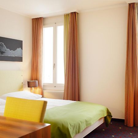 Seehotel Gotthard Weggis Oda fotoğraf